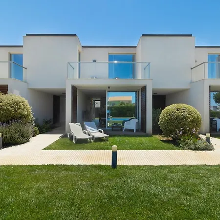 Blue H - - 10 Min Walk To The *