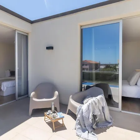 Blue H - - 10 Min Walk To The