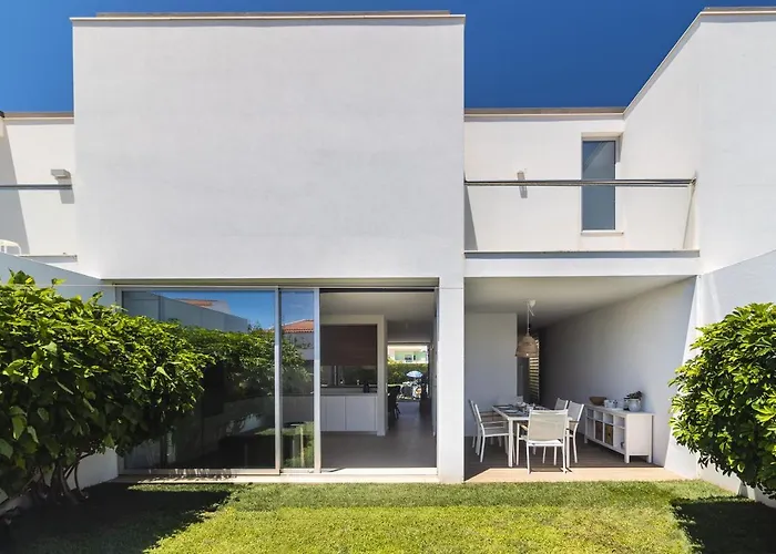 Blue H - - 10 Min Walk To The Villa *