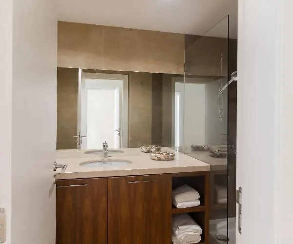 Villa Blue H - - 10 Min Walk To The *