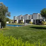 Villa Blue H - 10 Min Walk To The
