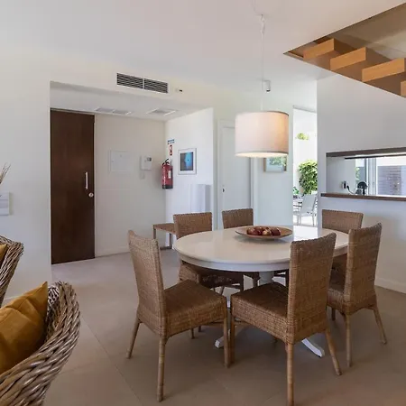 Villa Blue H - - 10 Min Walk To The