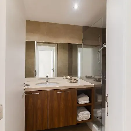 Villa Blue H - - 10 Min Walk To The *