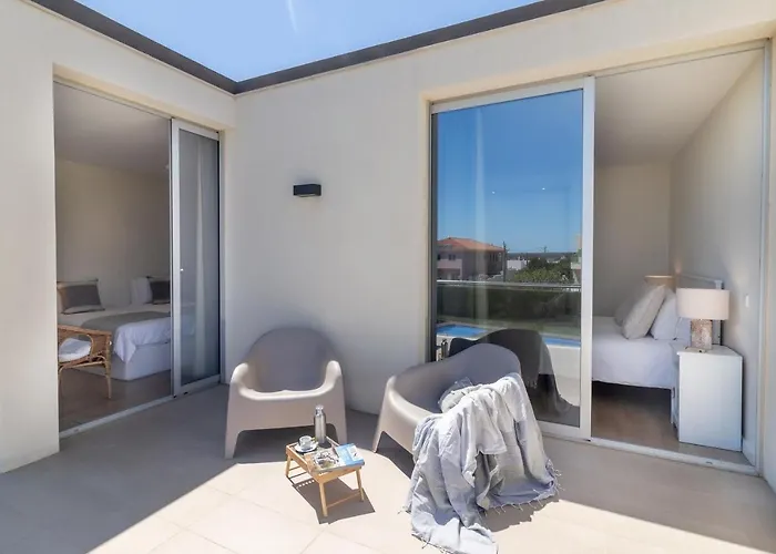 Blue H - - 10 Min Walk To The